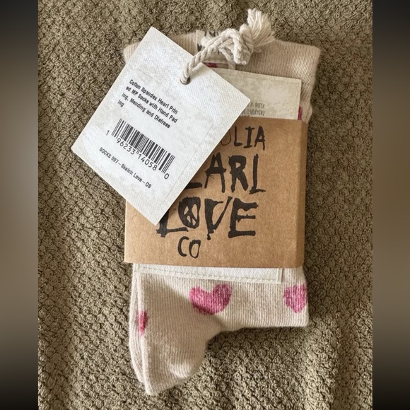 Magnolia Pearl Heart Socks 💗 - Picture 2 of 4